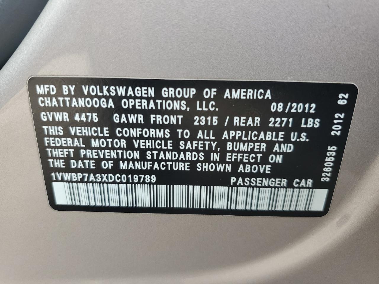 2013 VOLKSWAGEN Passat