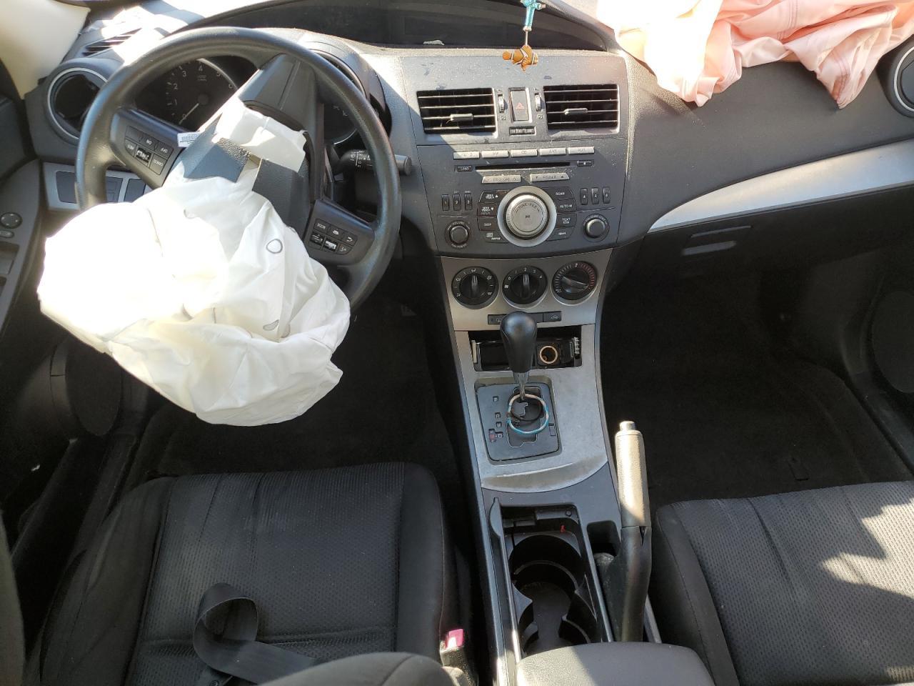 2011 MAZDA 3