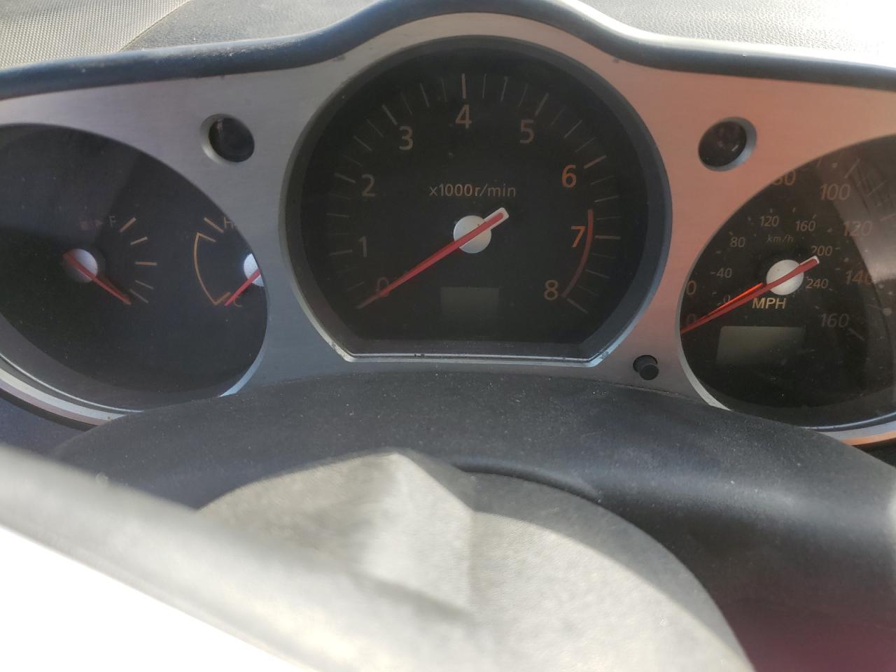 2004 NISSAN Z