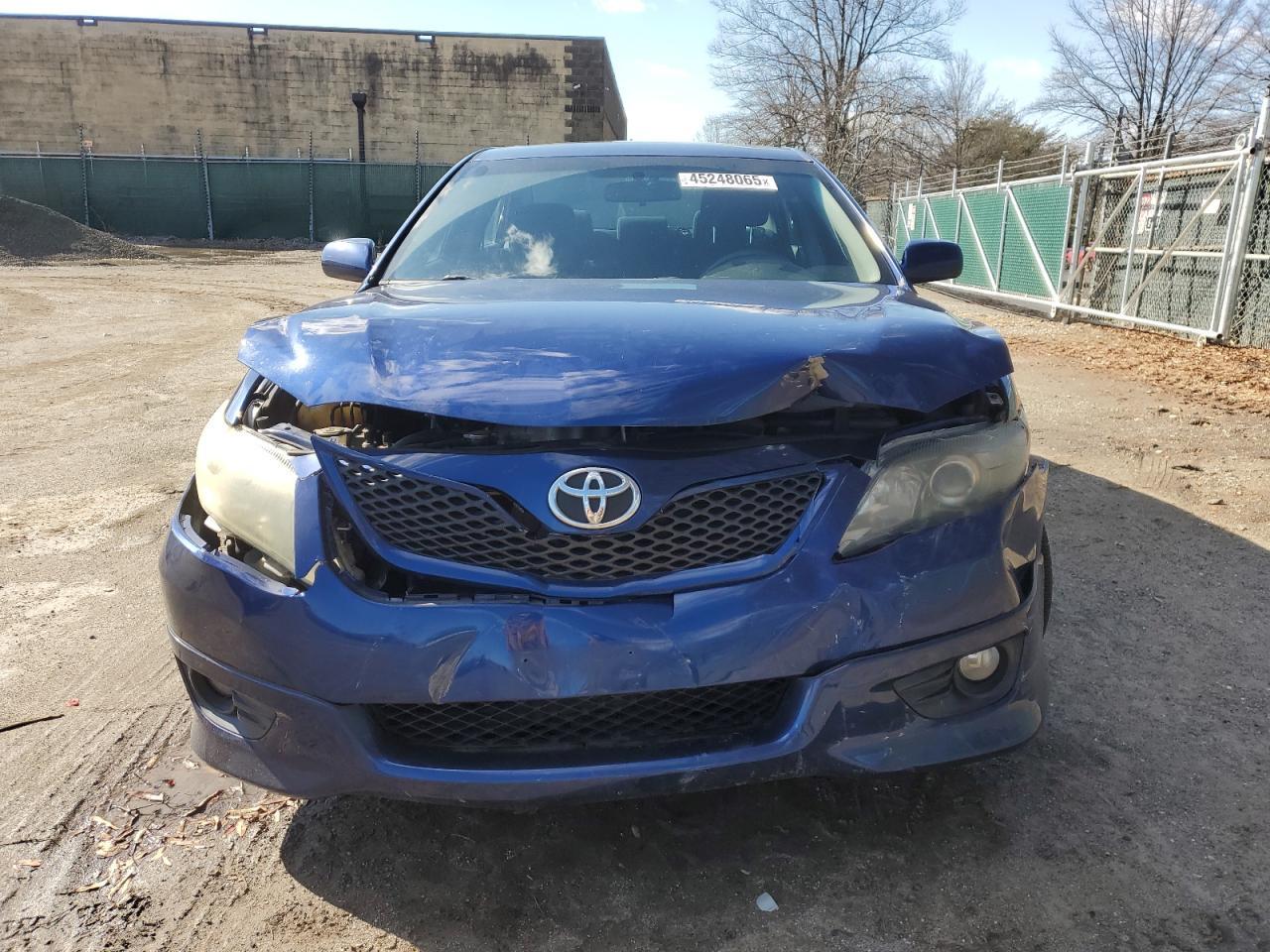 2011 TOYOTA CAMRY