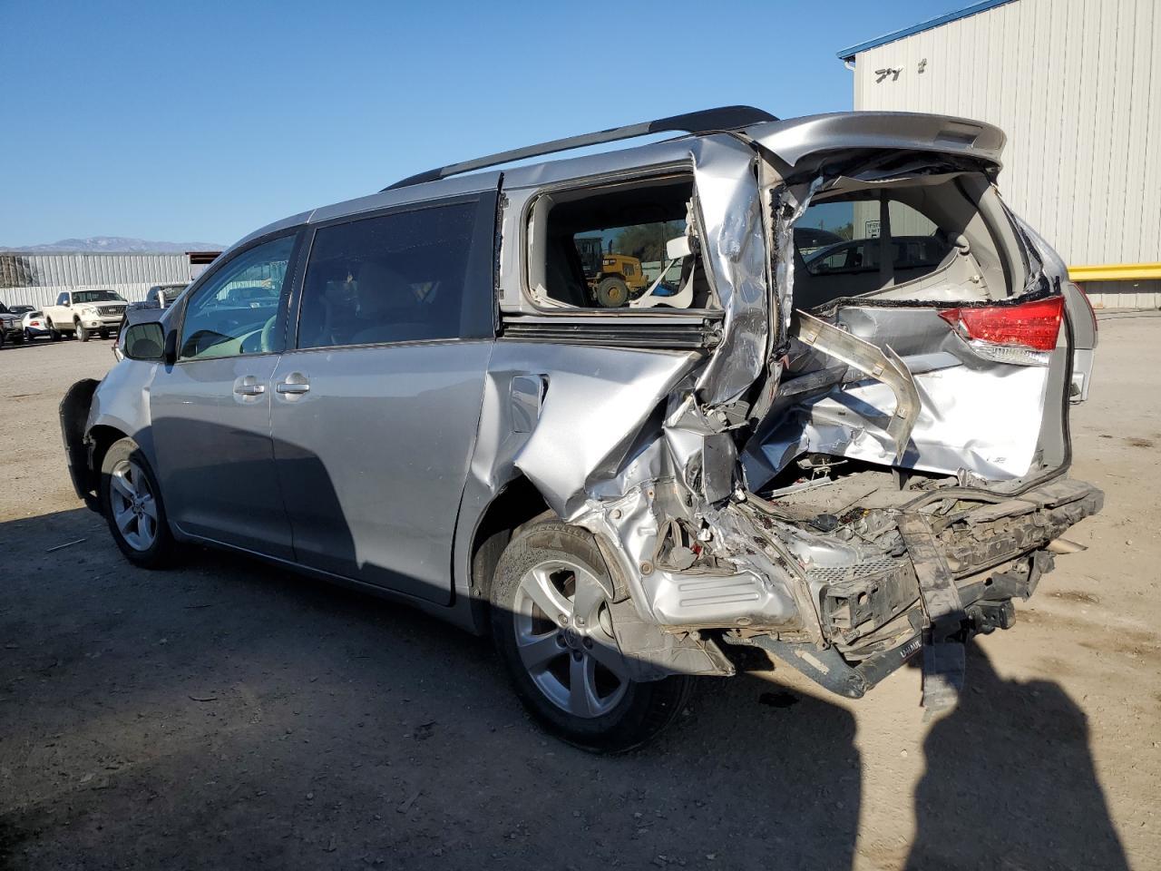 2013 TOYOTA SIENNA