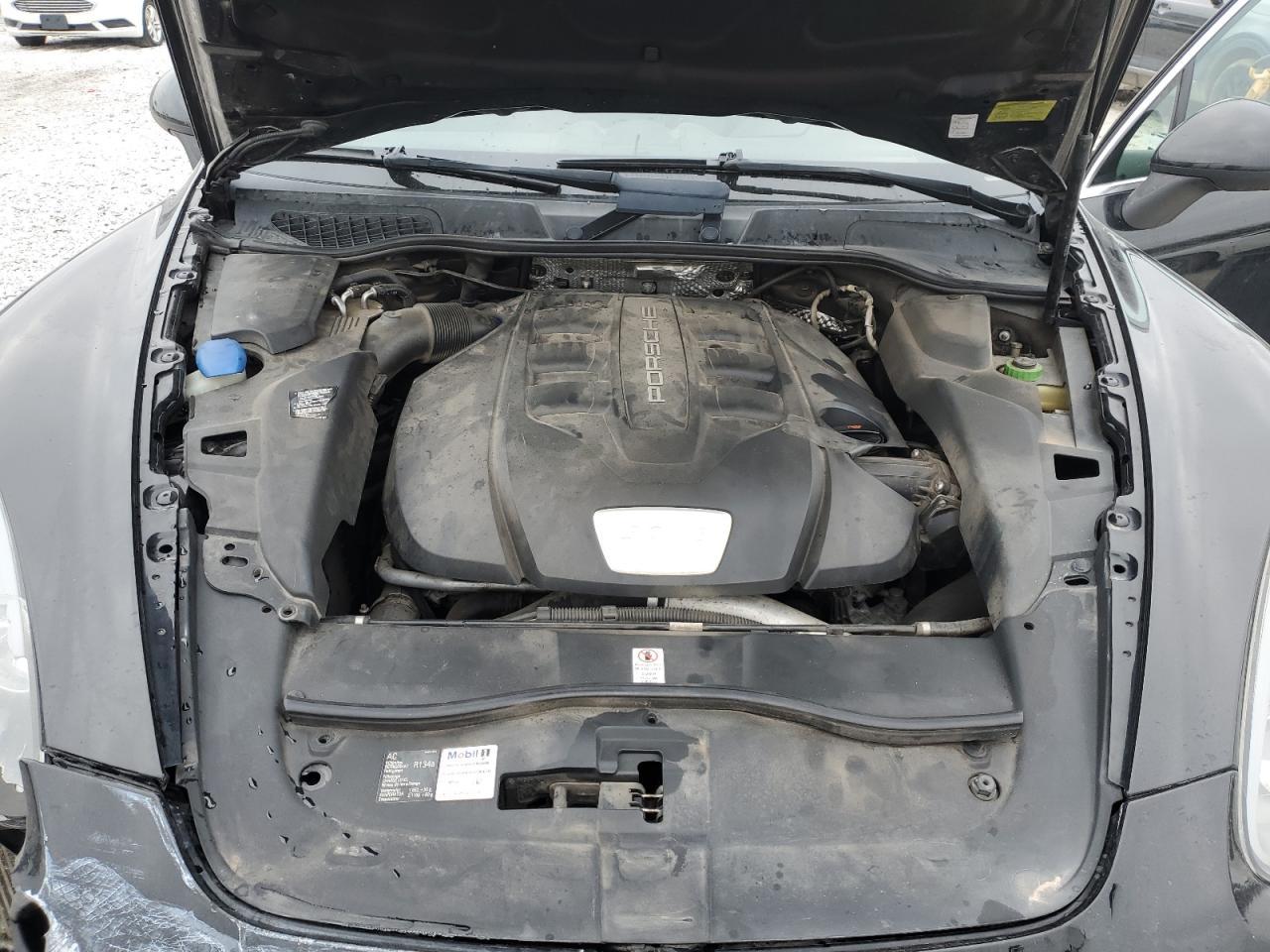2013 PORSCHE CAYENNE