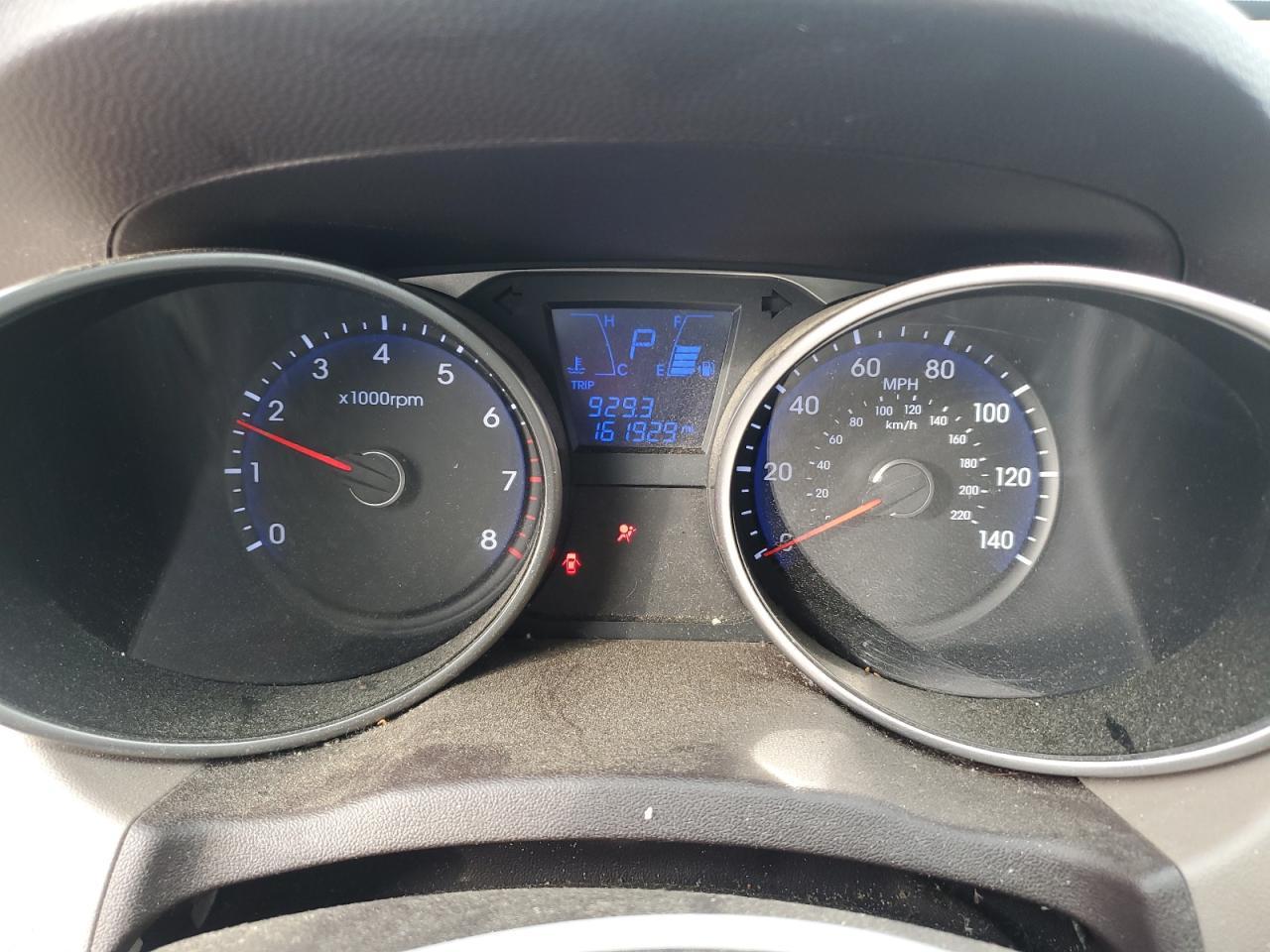 2010 HYUNDAI TUCSON
