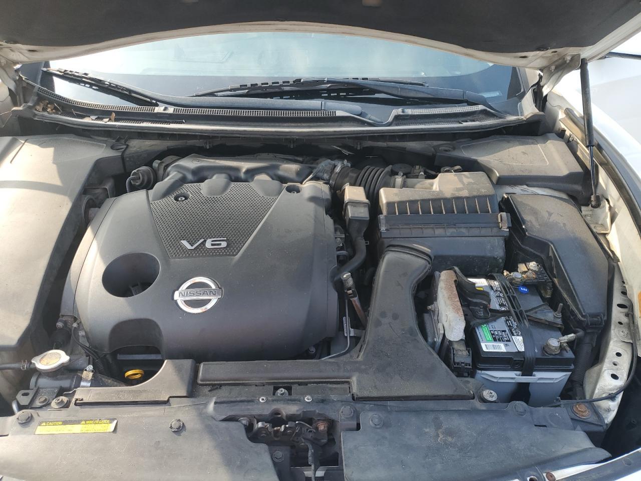 2010 NISSAN Maxima