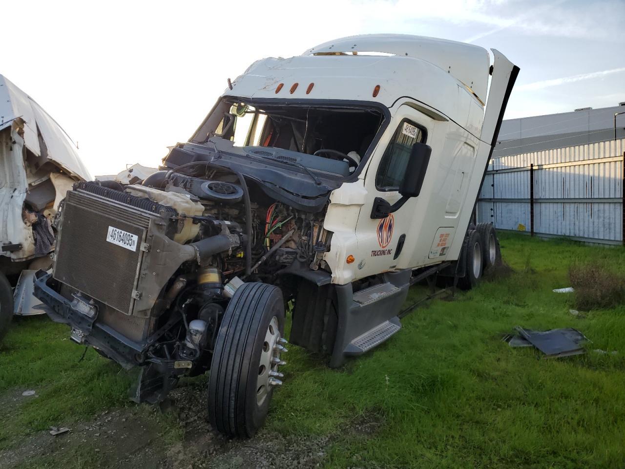 2015 FREIGHTLINER CASCADIA 125