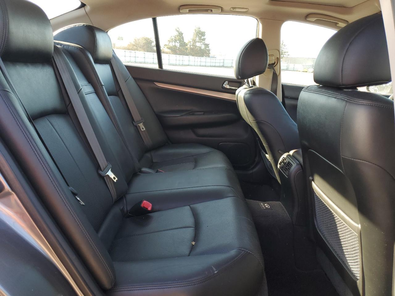 2011 INFINITI G25