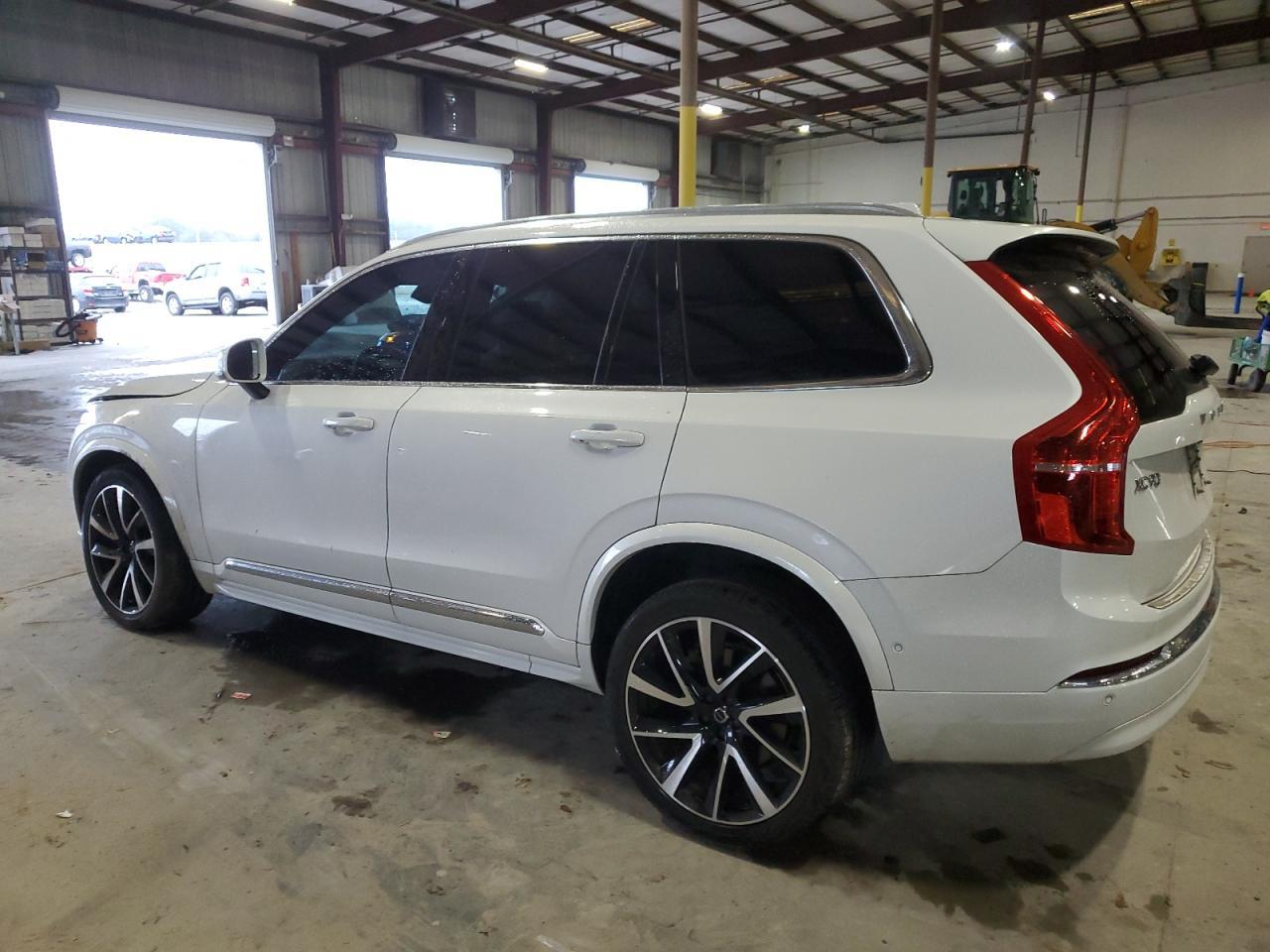 2023 VOLVO XC90