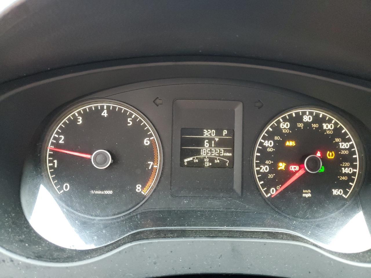 2011 VOLKSWAGEN JETTA