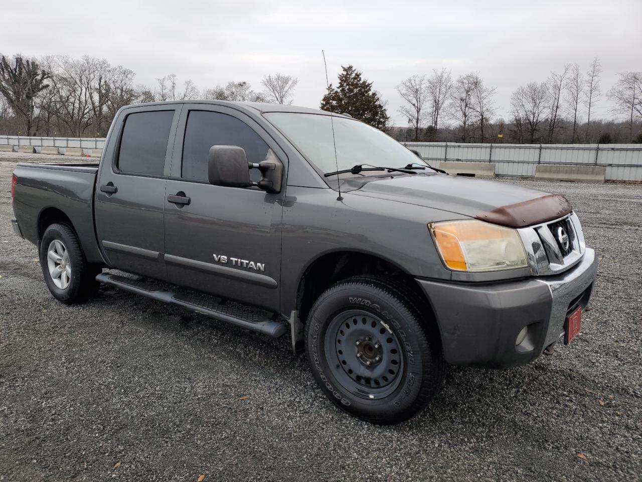 2011 NISSAN Titan