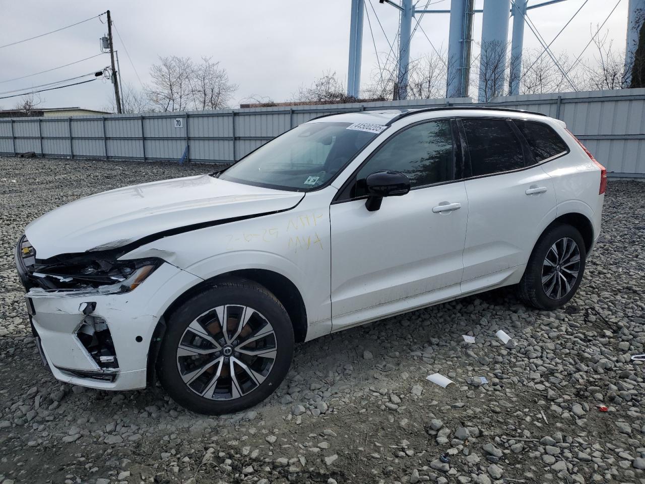 2024 VOLVO XC60