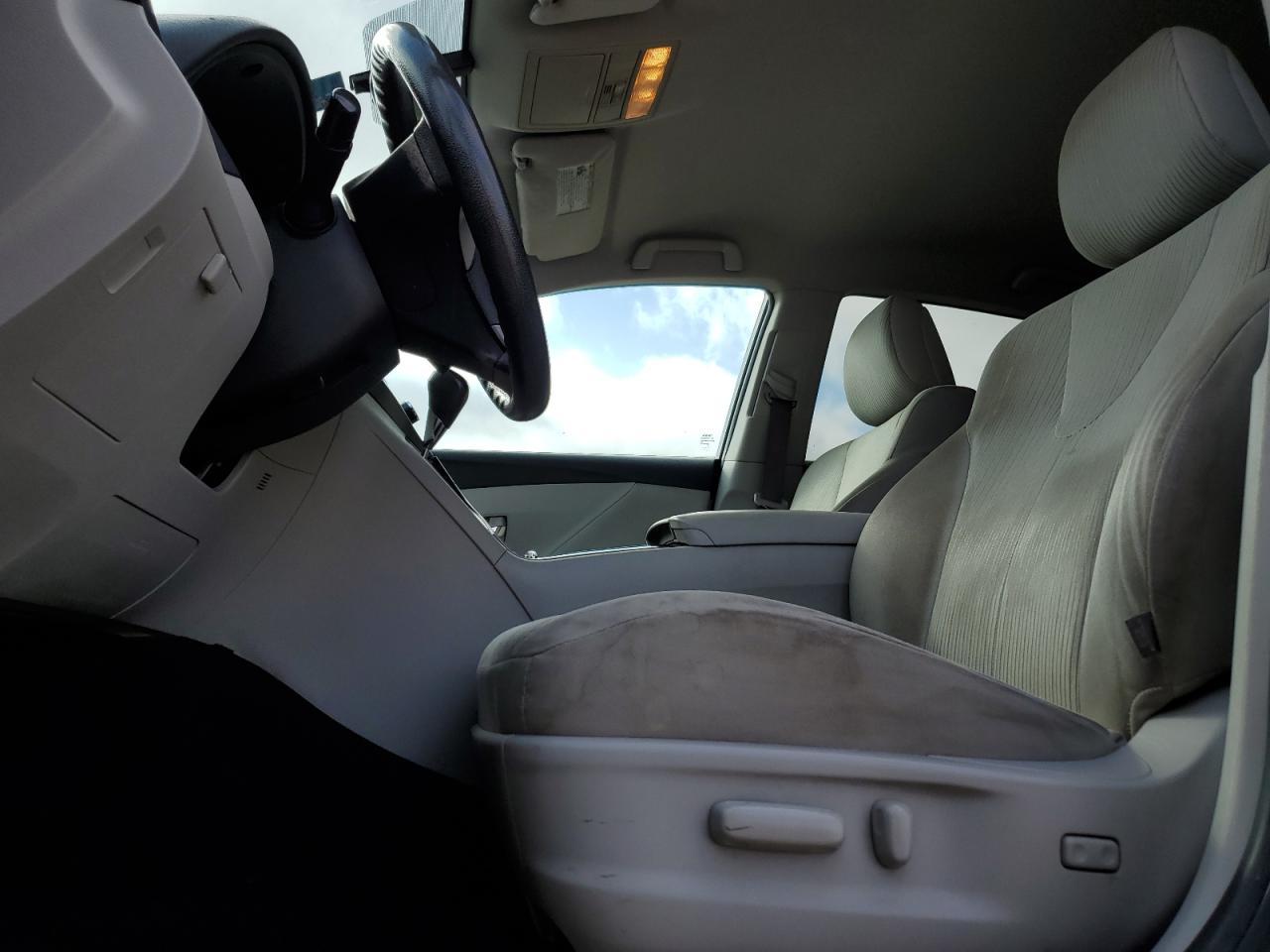 2011 TOYOTA VENZA