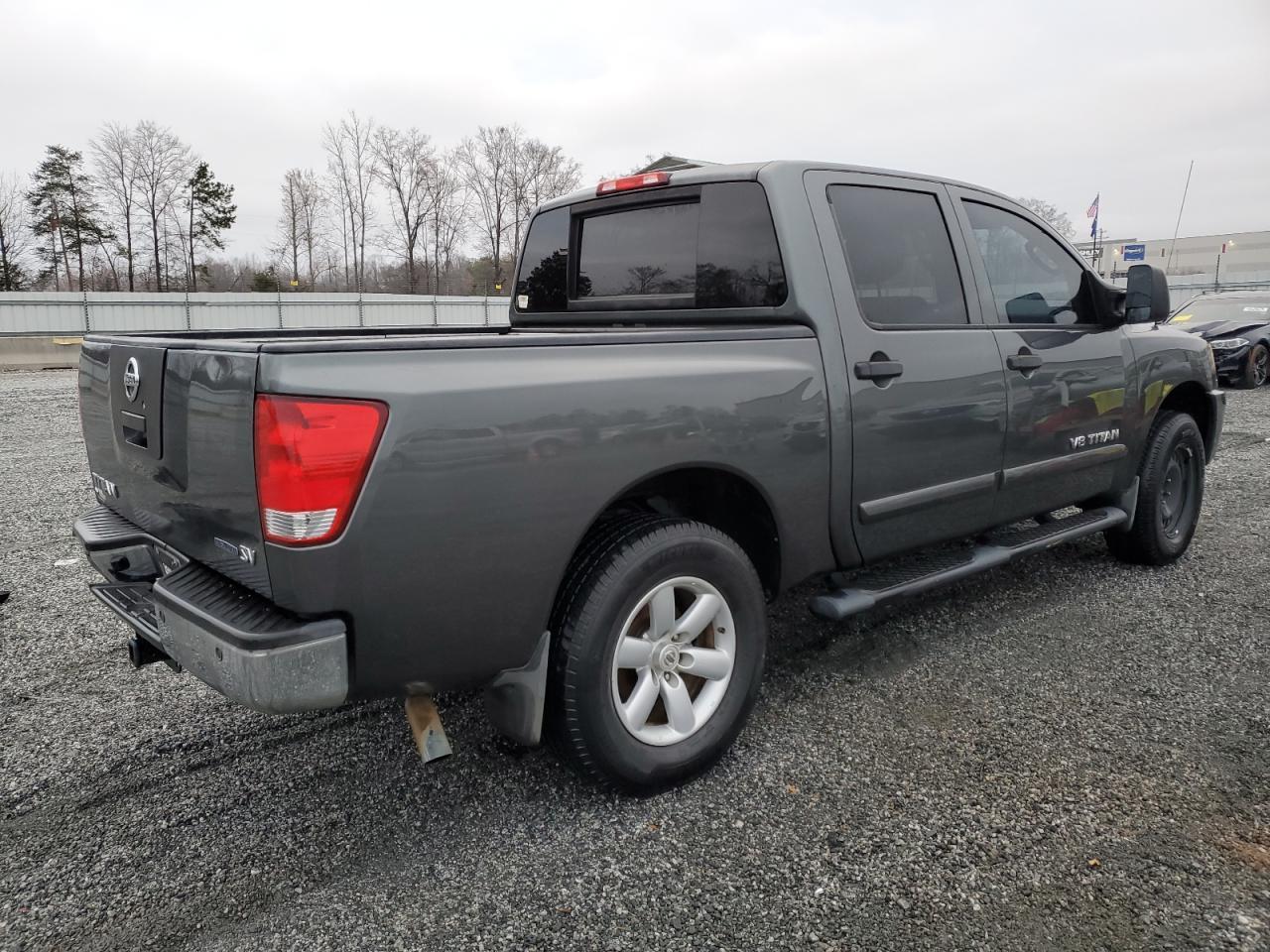 2011 NISSAN Titan