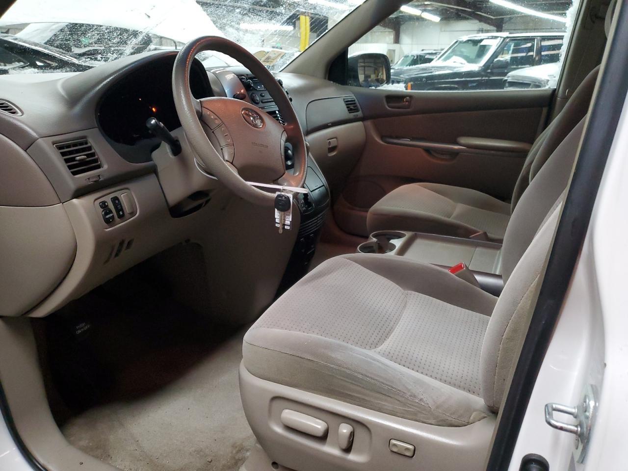 2006 TOYOTA SIENNA