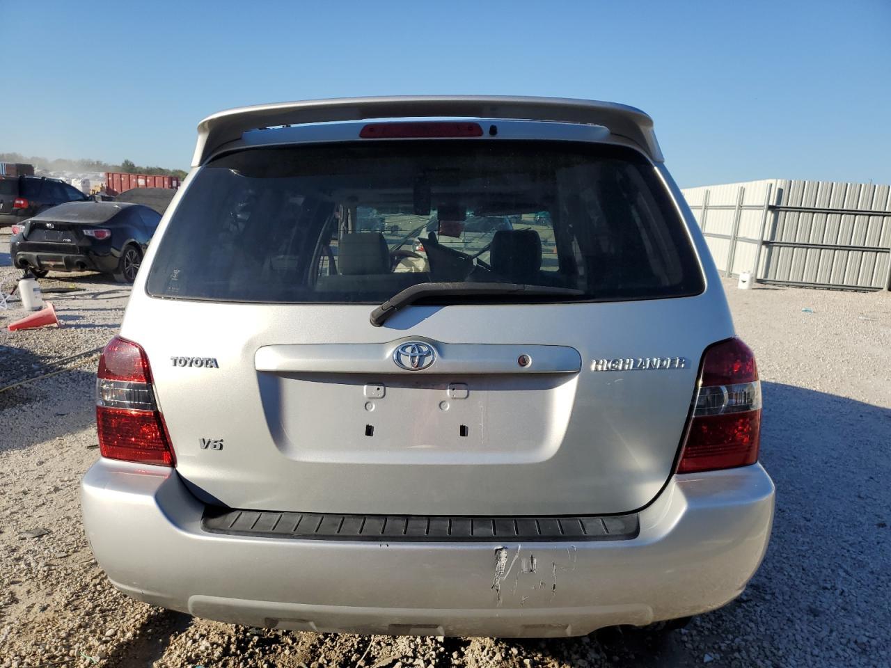 2004 TOYOTA HIGHLANDER