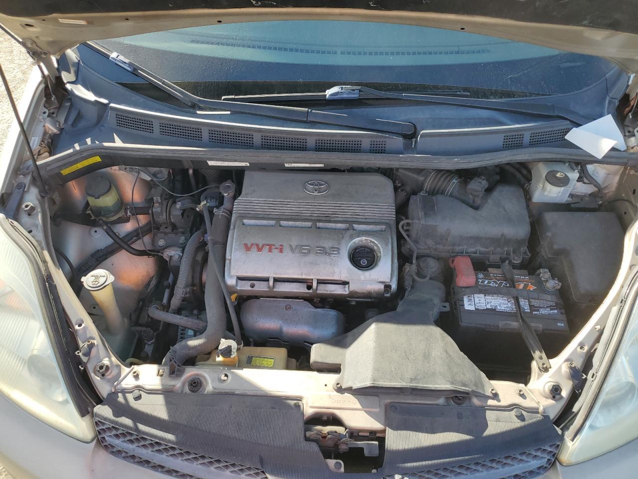 2004 TOYOTA SIENNA