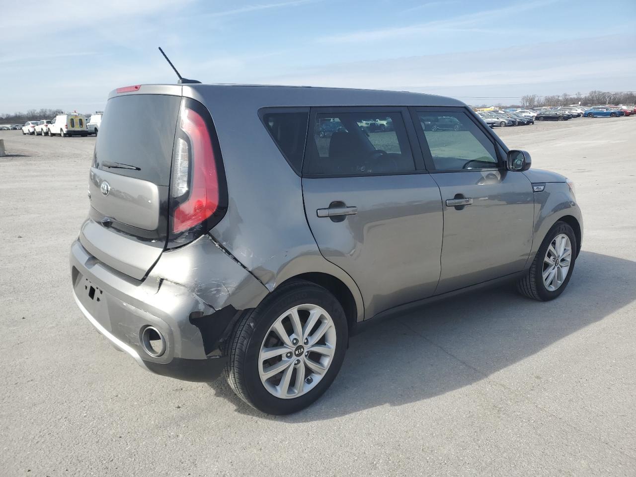 2018 KIA SOUL