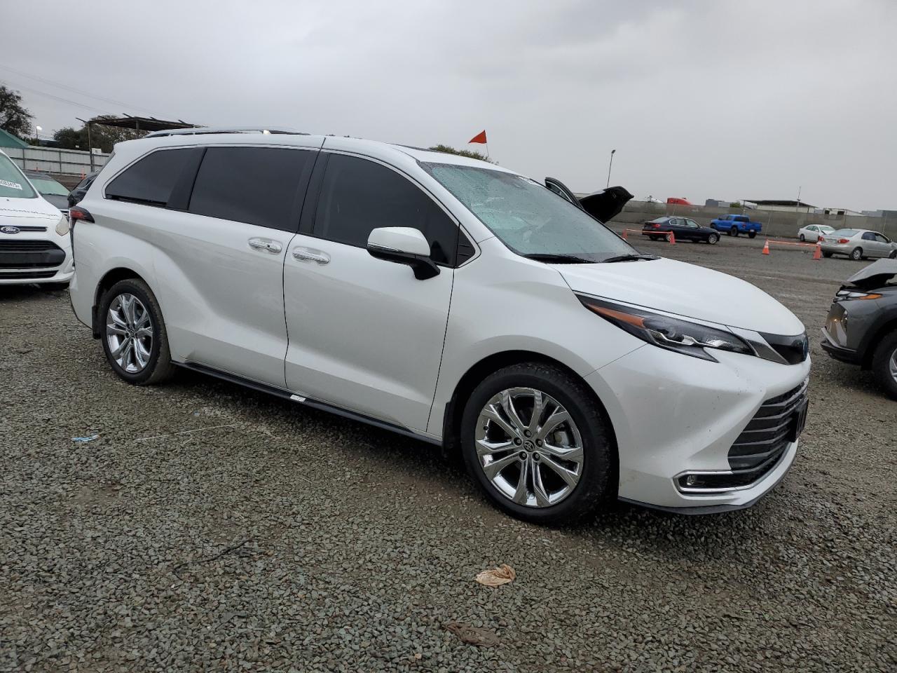 2024 TOYOTA SIENNA