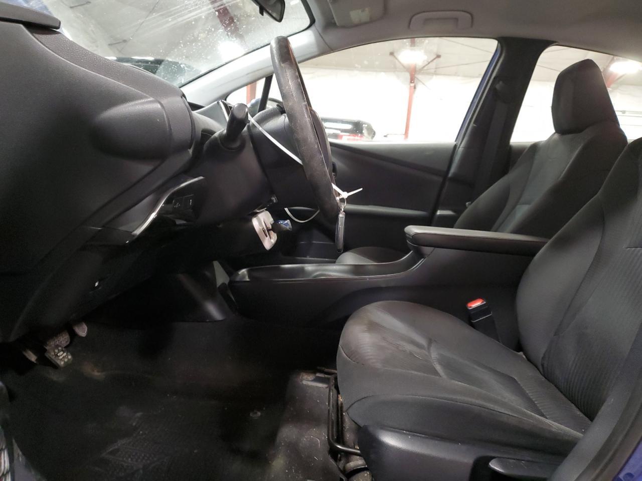 2016 TOYOTA PRIUS