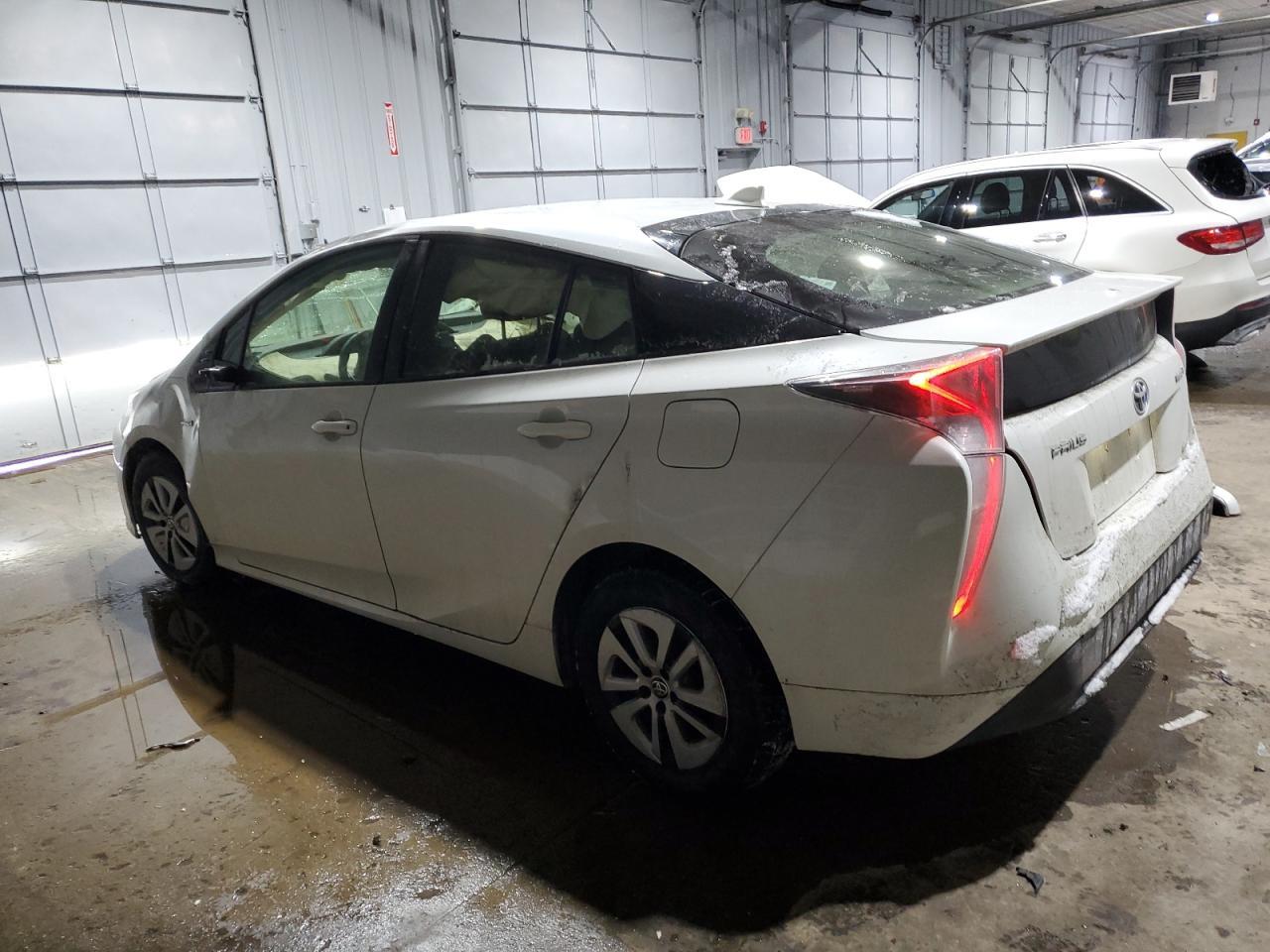 2016 TOYOTA PRIUS