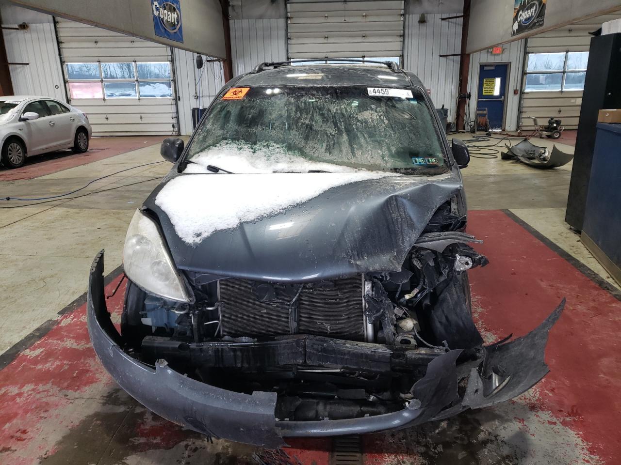 2009 TOYOTA SIENNA