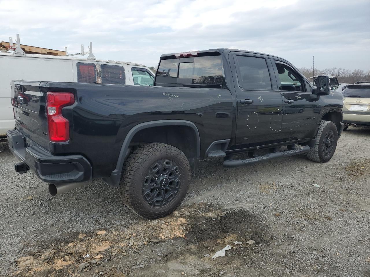 2024 CHEVROLET Silverado