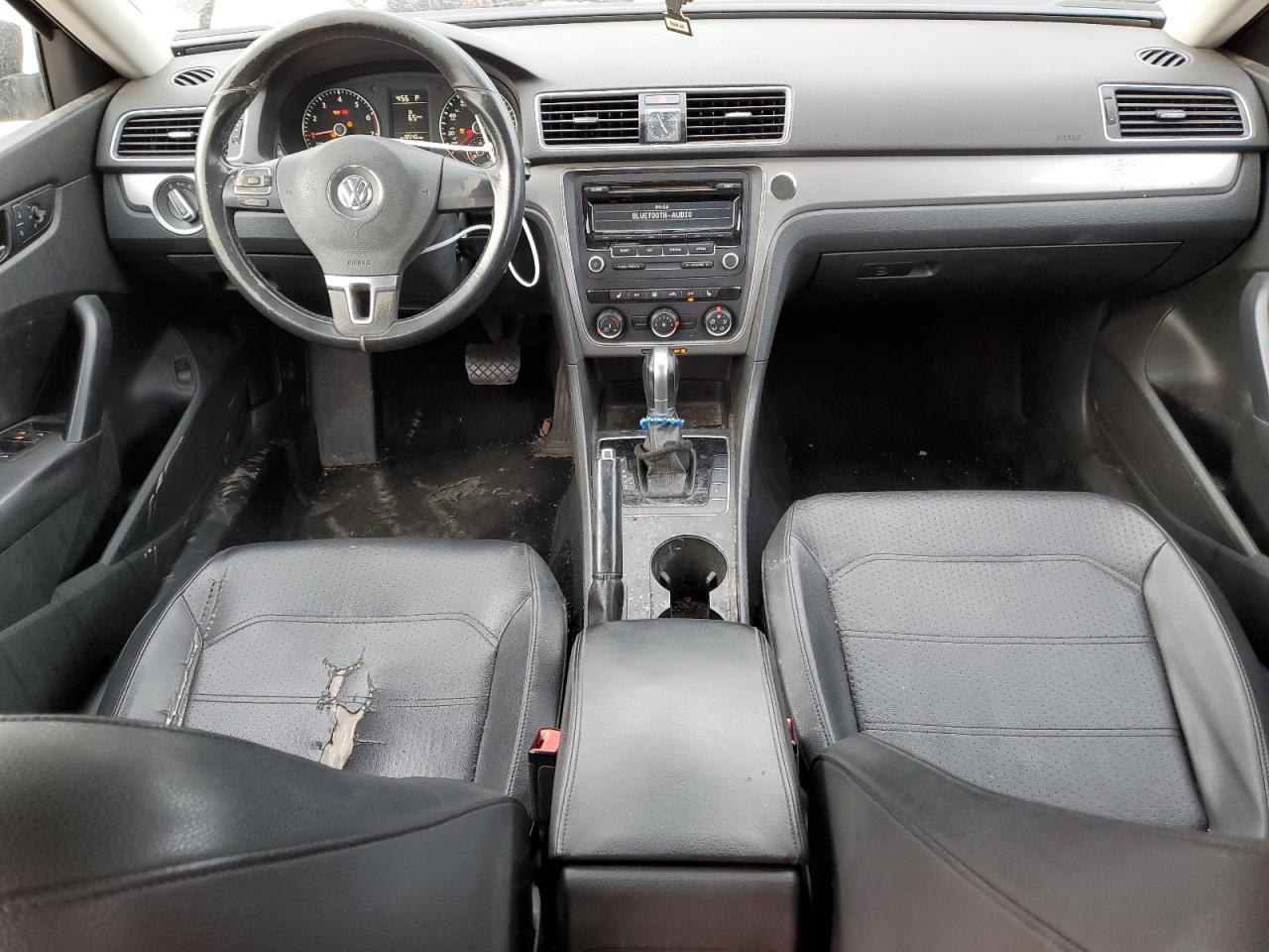2015 VOLKSWAGEN Passat