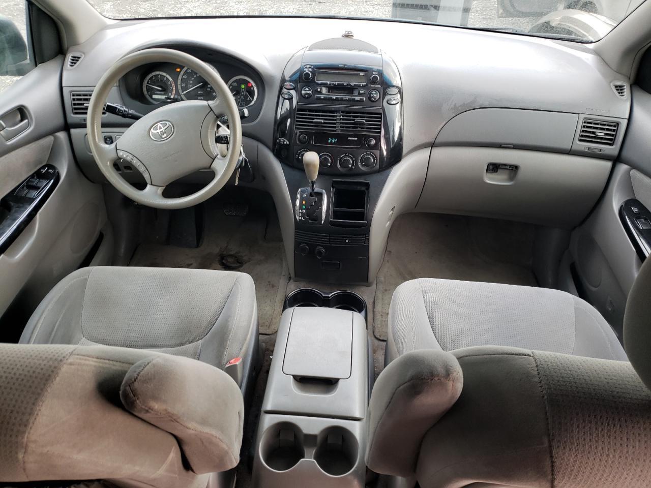 2005 TOYOTA SIENNA