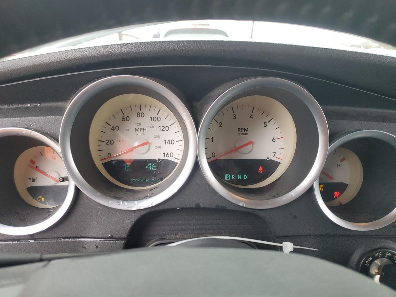 2005 DODGE MAGNUM