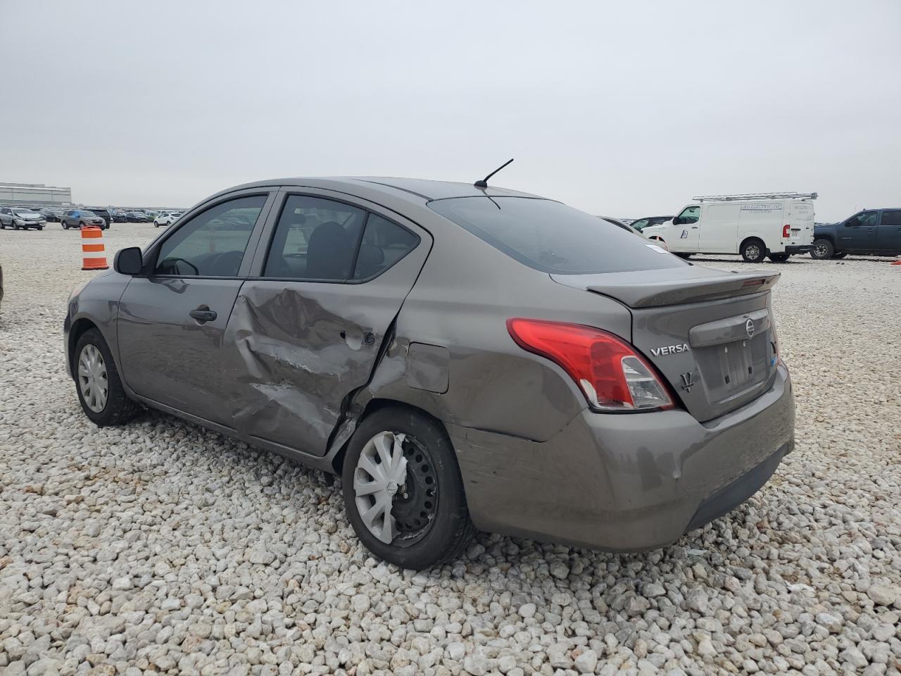 2015 NISSAN VERSA