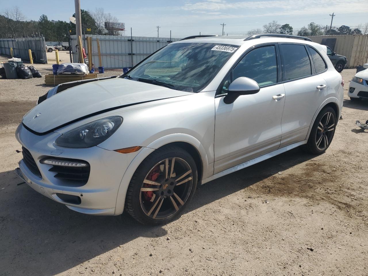 2014 PORSCHE CAYENNE