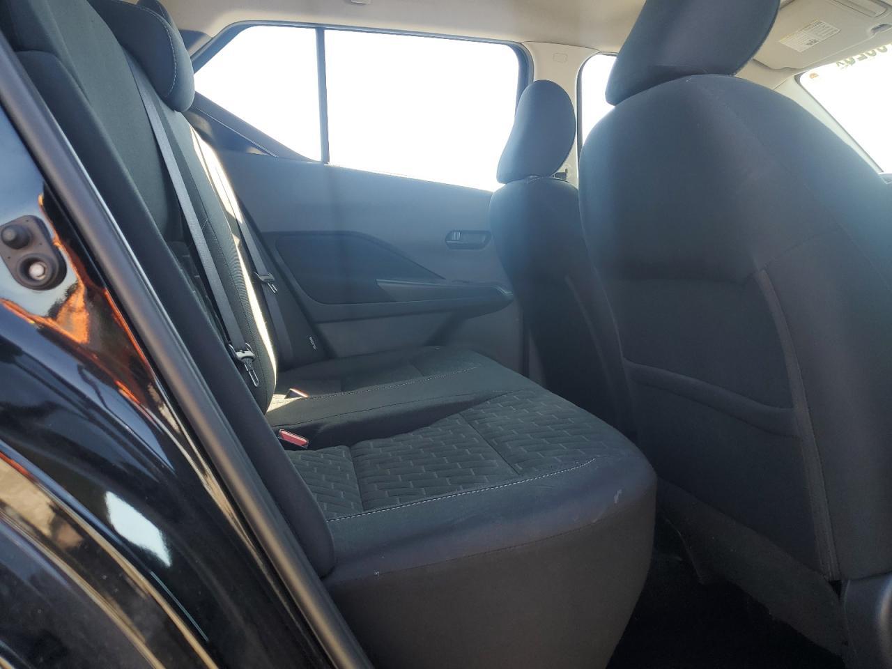 2022 NISSAN KICKS