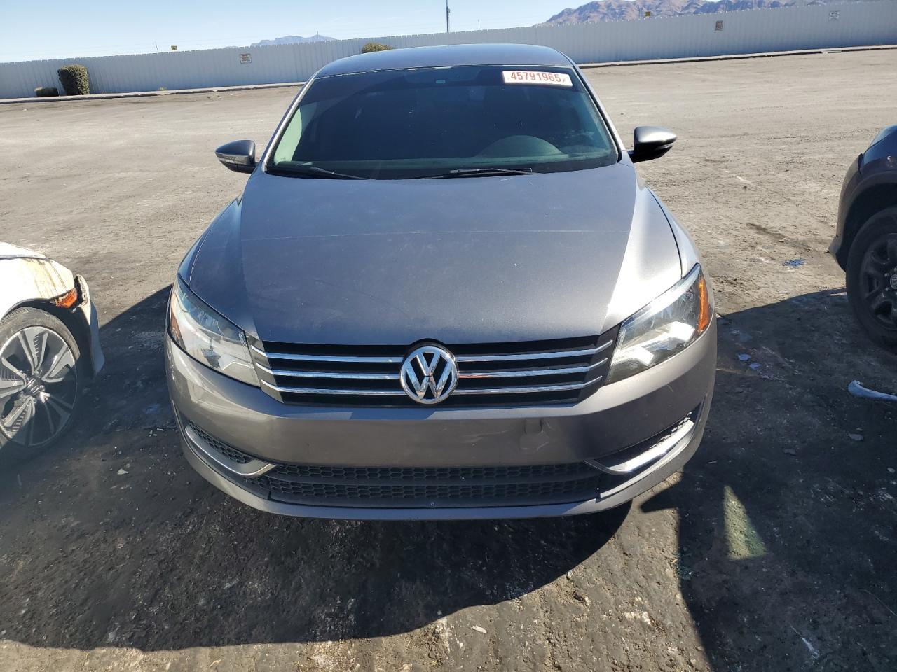 2012 VOLKSWAGEN Passat