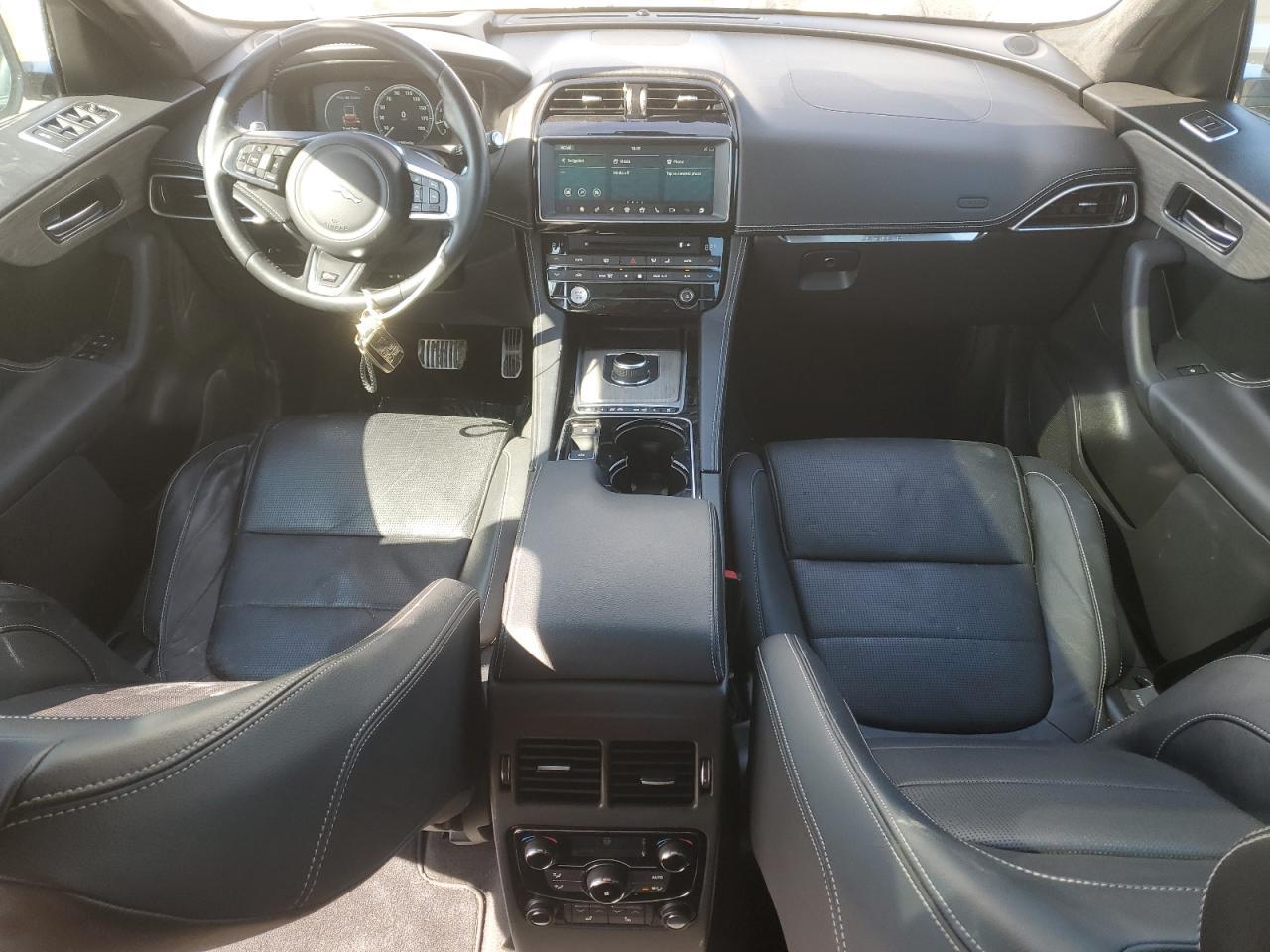 2017 JAGUAR F-Pace