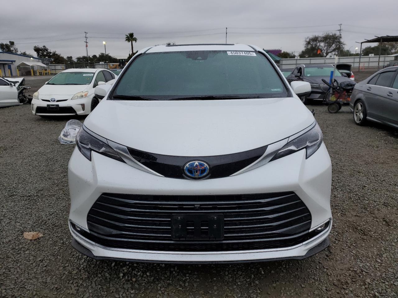 2024 TOYOTA SIENNA
