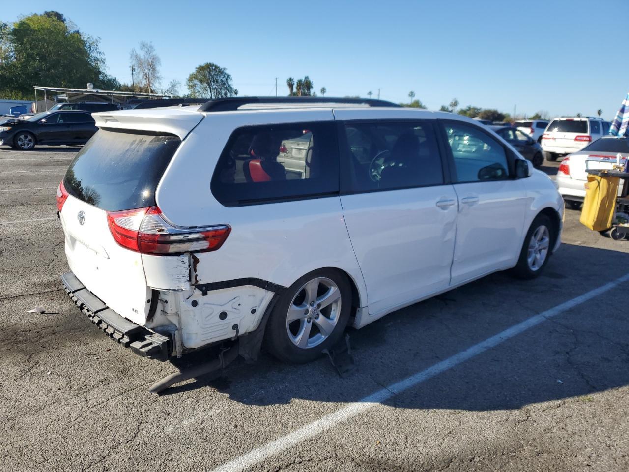 2015 TOYOTA SIENNA