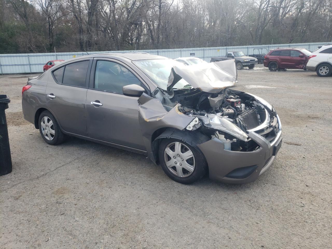 2017 NISSAN VERSA