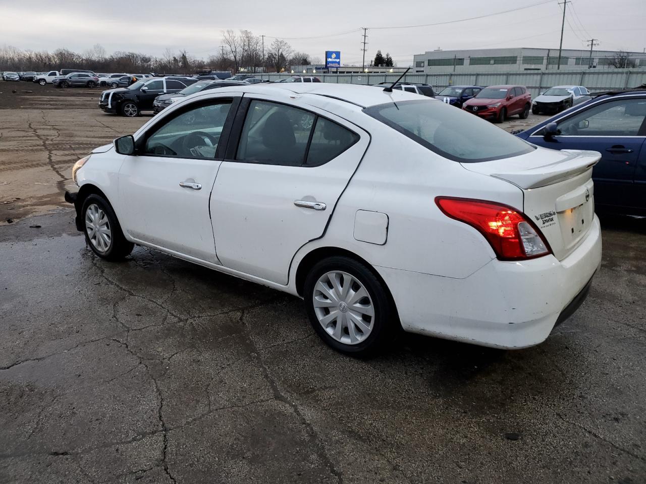 2017 NISSAN VERSA