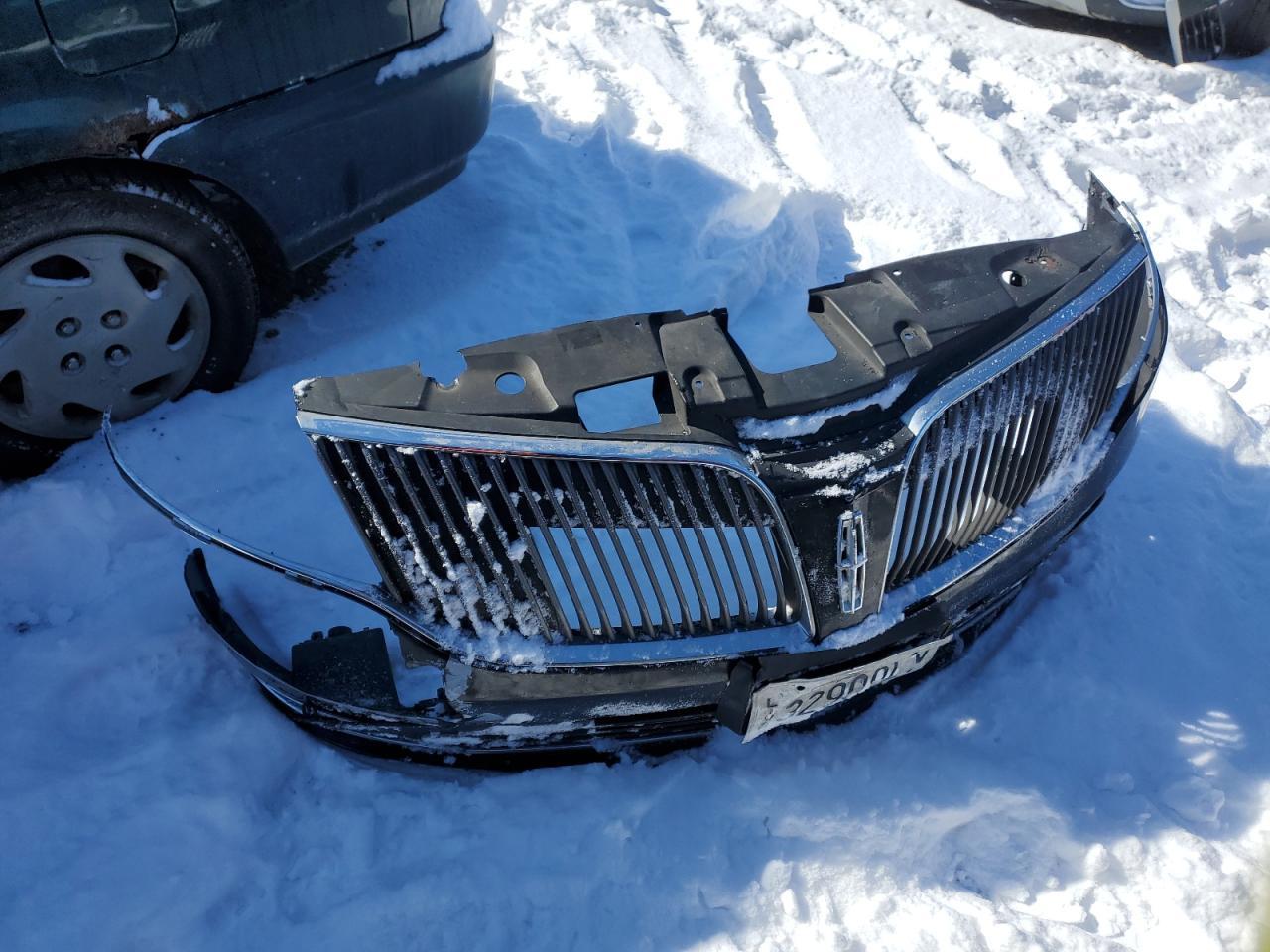 2016 LINCOLN MKT