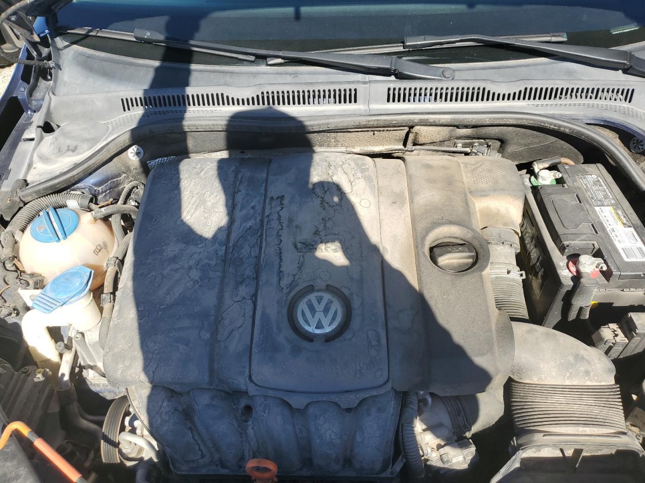 2011 VOLKSWAGEN JETTA
