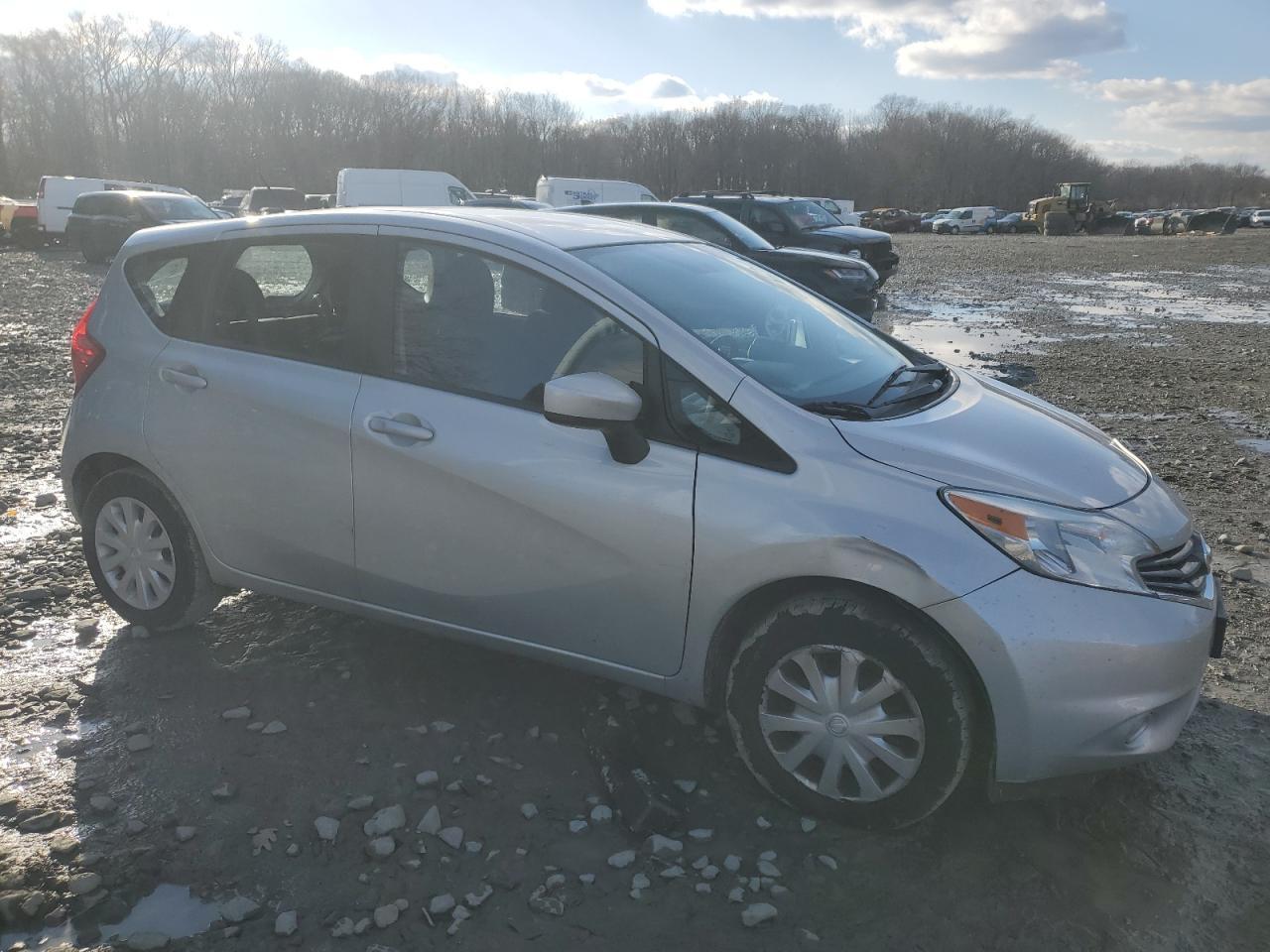 2016 NISSAN VERSA