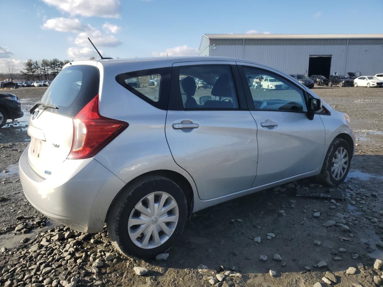 2016 NISSAN VERSA