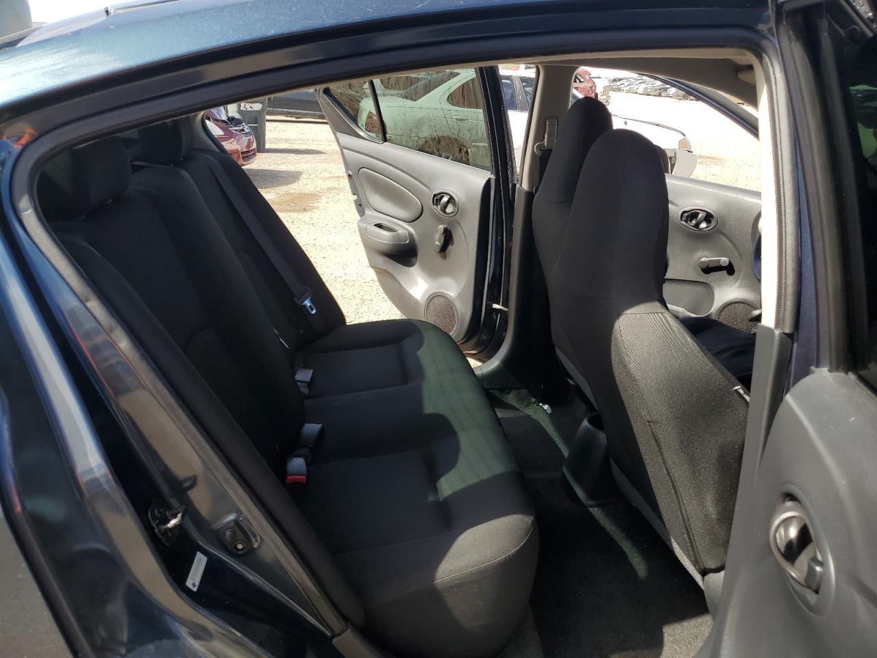 2017 NISSAN VERSA