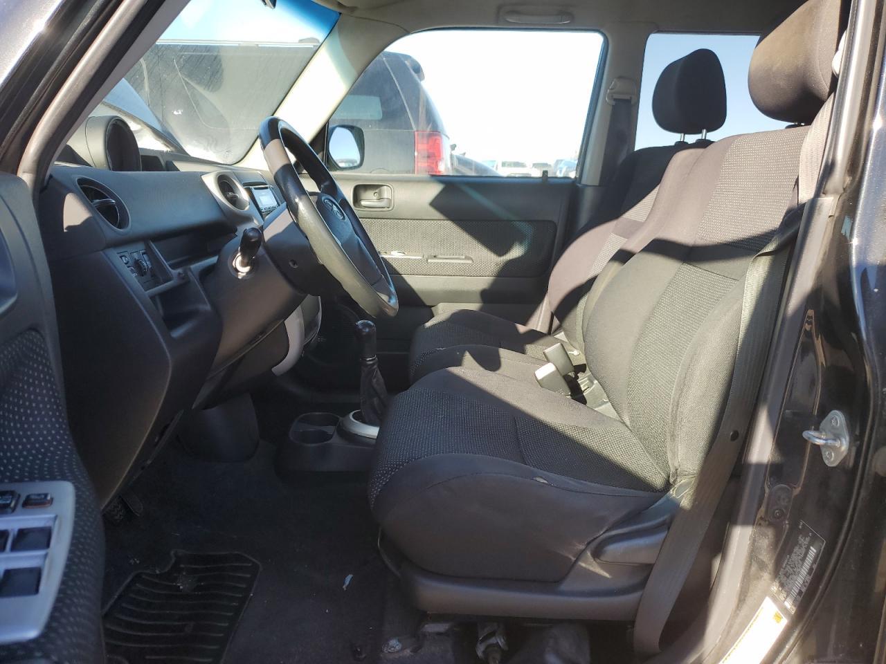 2005 TOYOTA SCION