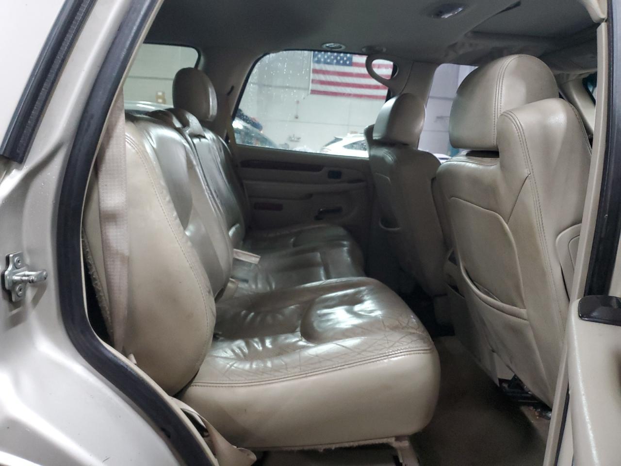 2004 CADILLAC ESCALADE