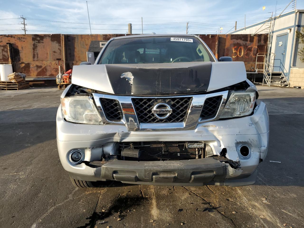 2016 NISSAN Frontier