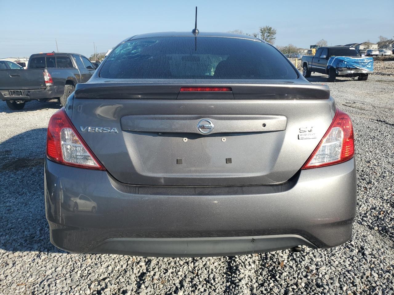 2018 NISSAN VERSA
