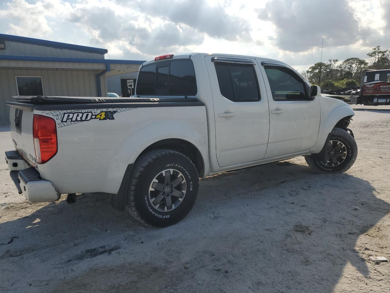 2017 NISSAN Frontier