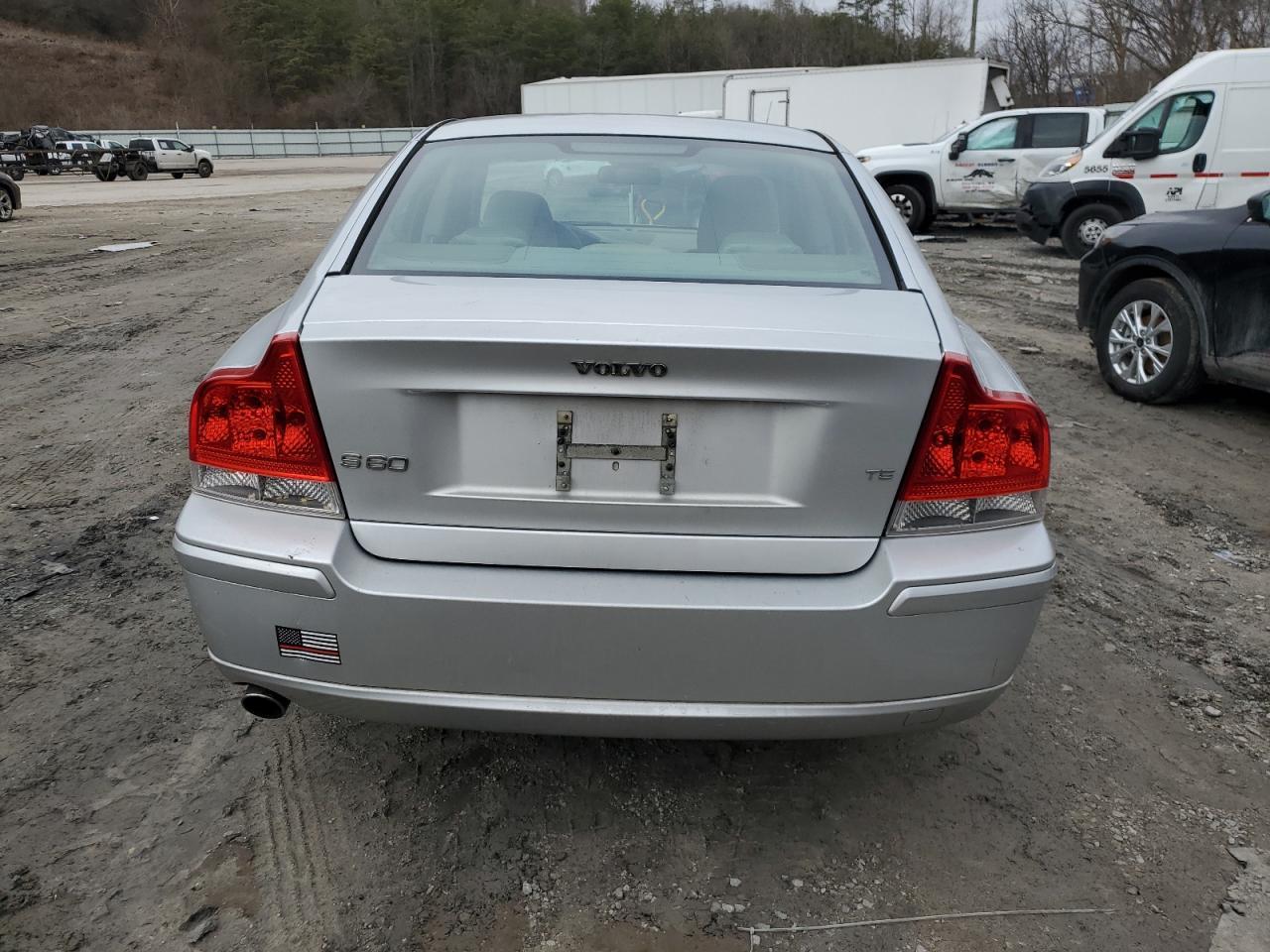 2005 VOLVO S60