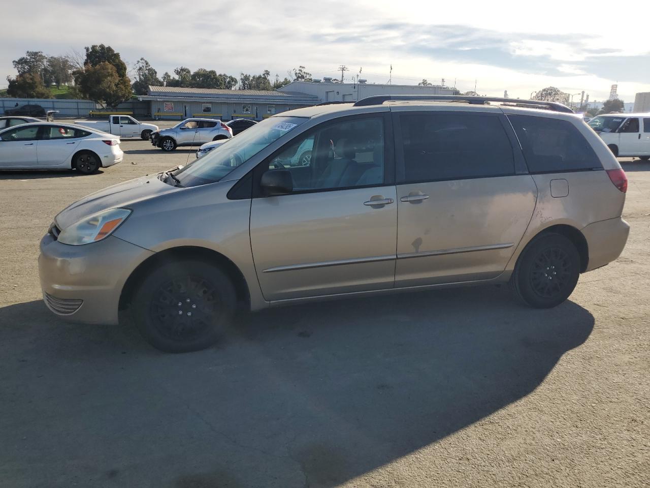 2004 TOYOTA SIENNA