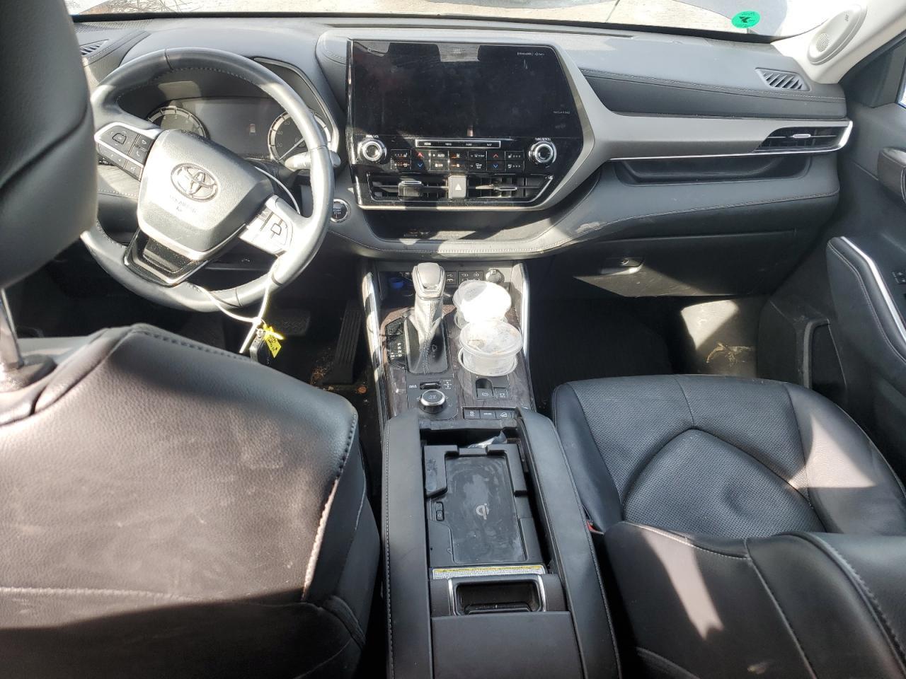 2022 TOYOTA HIGHLANDER